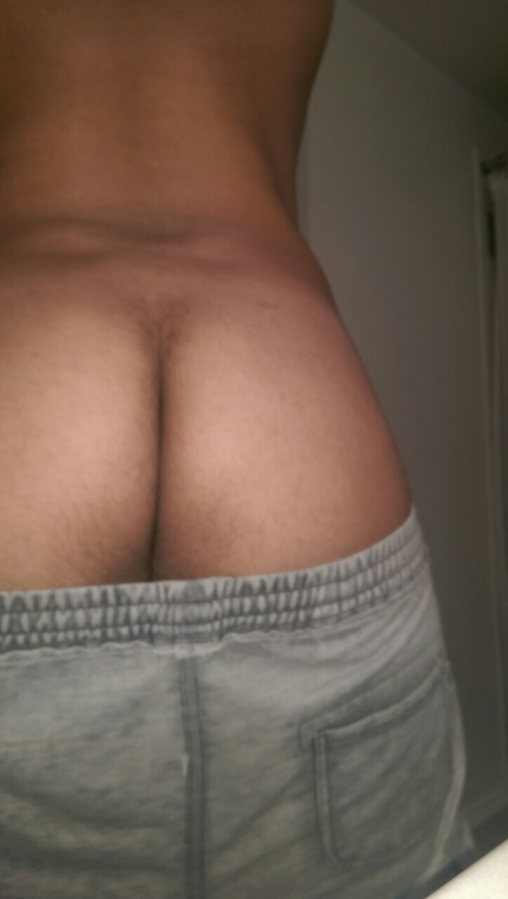 cubrocker86:  Some Turkey Day ass for you boys ;) 😈😈😈🐻🐻🐻 