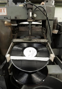 the-girl-who-fell-to-the-earth:  Vinyl Record