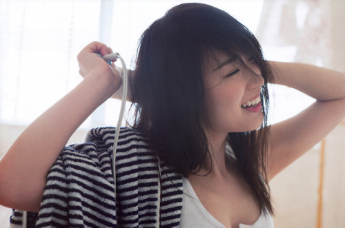 Kazumi Takayama 1st Photobook - Koi Kamoshirenai (two-page spread)