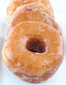 fullcravings:  The Best {and Easiest} Glazed Donuts