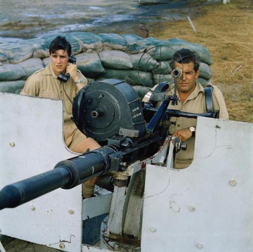 gunsandgunquestions:The Famous 20mm Oerlikon Cannon. 