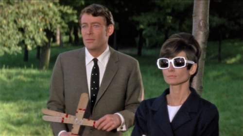 myfavoritepeterotoole: Peter O'Toole and Audrey Hepburn (…and her scarf) 邦題は『おしゃれ泥棒』。 大好きなこの映