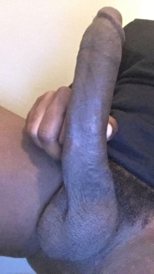 blackmeet3:  Blackmeet3.This submission is from one of my favorite  followers check out his tumbler @lollamar kik me for submission plainedealer.13