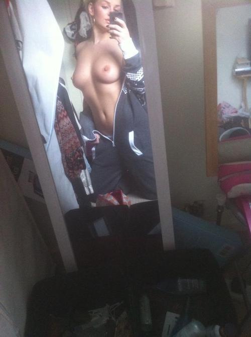 Hot Dorm Girls