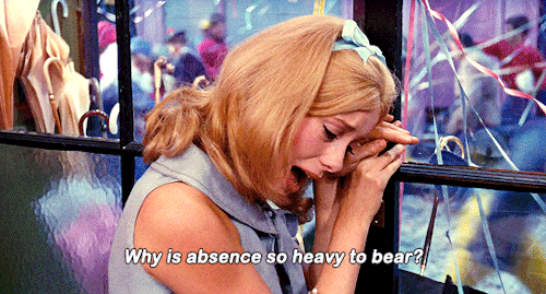 emmanuelleriva:Les parapluies de Cherbourg (1964) dir. Jacques Demy