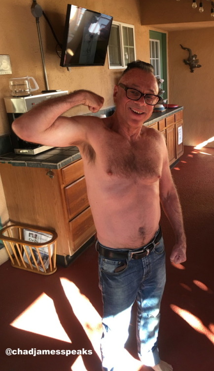 chadjamesxxx:  Flexing my Biceps in Palm Springs on 18 October 2018.  chadjamesxxx.com