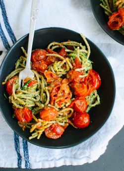 eatclean247:  Pesto Squash Noodles &amp; Spaghetti with Burst Cherry Tomatoes 