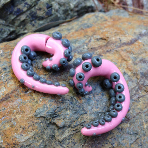 killertentacleoctopus:  Sale ends tomorrow! Get 25% off everything in my Etsy shop with the coupon code OCTO25 while it lasts~ www.etsy.com/shop/WalkingSquid