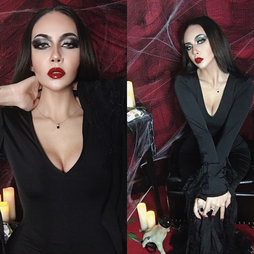 Morticia Addams cosplay [OC] adult photos