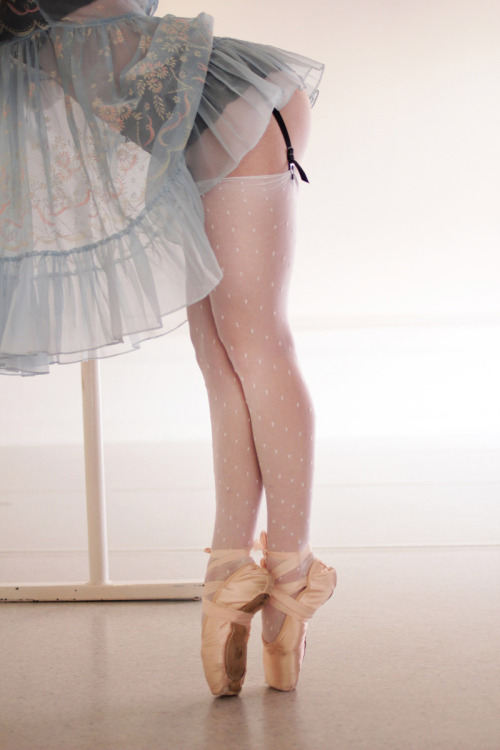 bethanythestrange:  past-her-eyes:  MiaBelle Suicide  Sweet tattoo, for more visit past-her-eyes.tumblr.com  reblogging coz ballet :3 