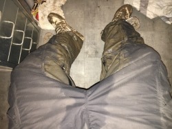 piss and mud in snowboard pants 3