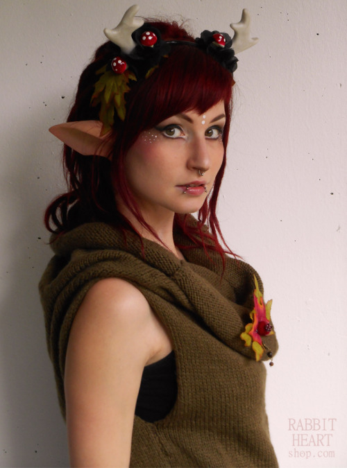 rabbitheartshop:  New set of antlers I made for Porcelain Doll shop in Olomouc ♥ The beautiful autumn is here !