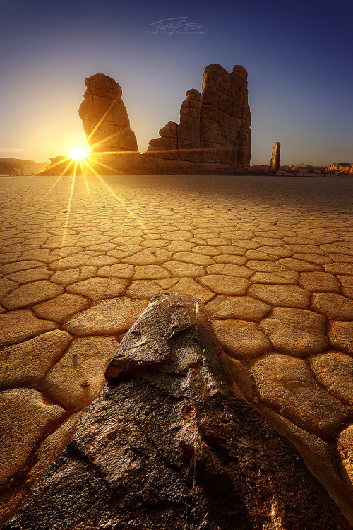 wowtastic-nature:  💙 Beauty Of Light on 500px by Tarik AlTurki, Hail, Saudi Arabia☀  Canon EOS 6D, 800✱1200px-rating:99.5◉  Photo location: Google Maps  