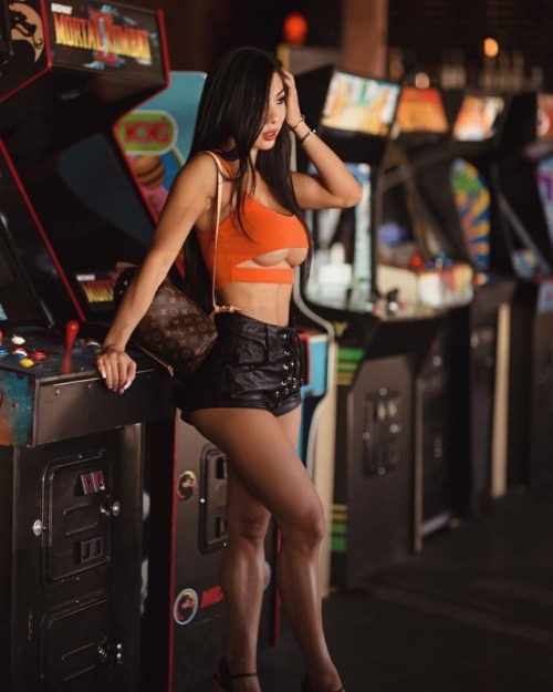 Play games with @lexivixi
