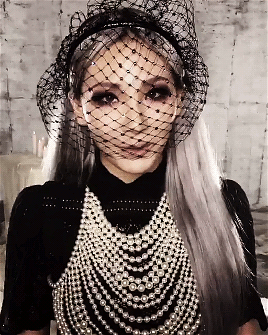 sharmouta:leechaelin:CL for W Korea@motherhoeje te comprends, elle est mignonne quand elle veut. mai
