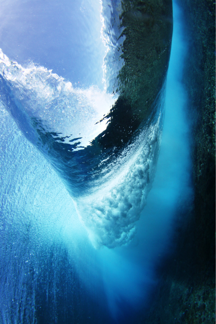 highenoughtoseethesea:  Cloudbreak, breaking. Photo: surfinginfiji 
