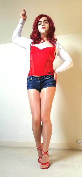 mariesvanitybin:Red and white makes this sort of a Christmas look