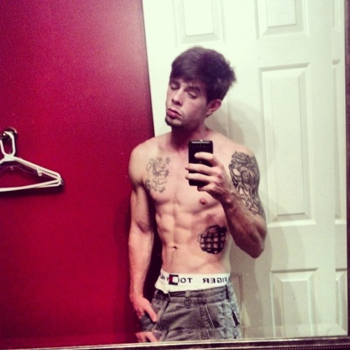 returnofthedestroyer:  http://returnofthedestroyer.tumblr.com/