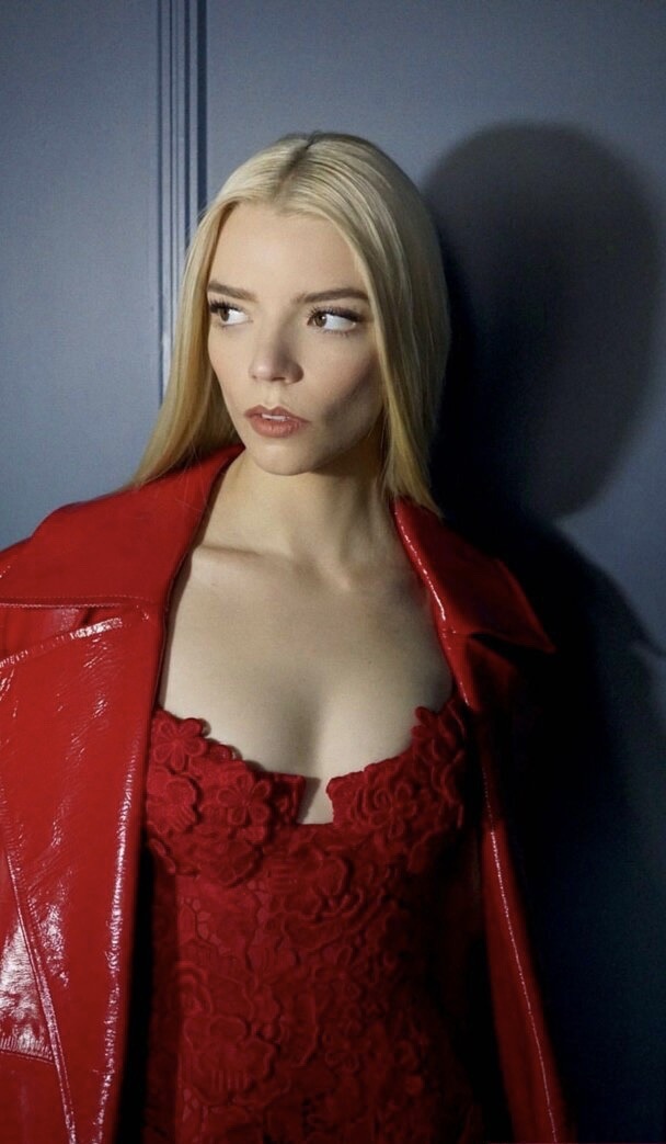 Sex hotmess04:Anya Taylor-Joy pictures