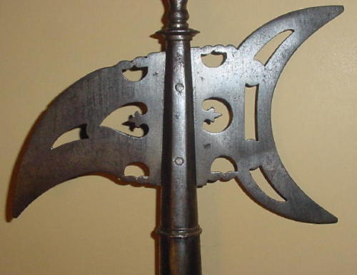 art-of-swords:English HalberdDated: 18th centuryMeasurements: length of metal 28 ½”, overall 87”The 