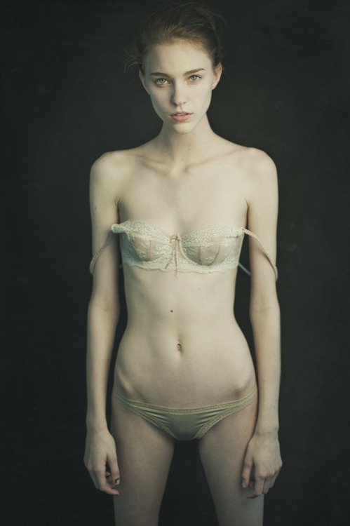 veryhot: Nicole Pollard by Mathieu Vladimir Alliard