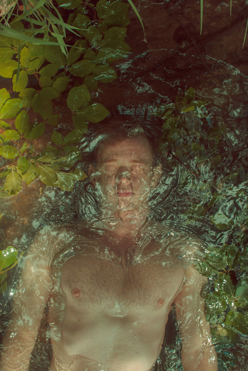chriptography: fullfrontalmalemodel:    Model: ‘Stefan’  Photographer: Manuel Moncayo fullfrontalmalemodel.tumblr.com/archive       (via TumbleOn)