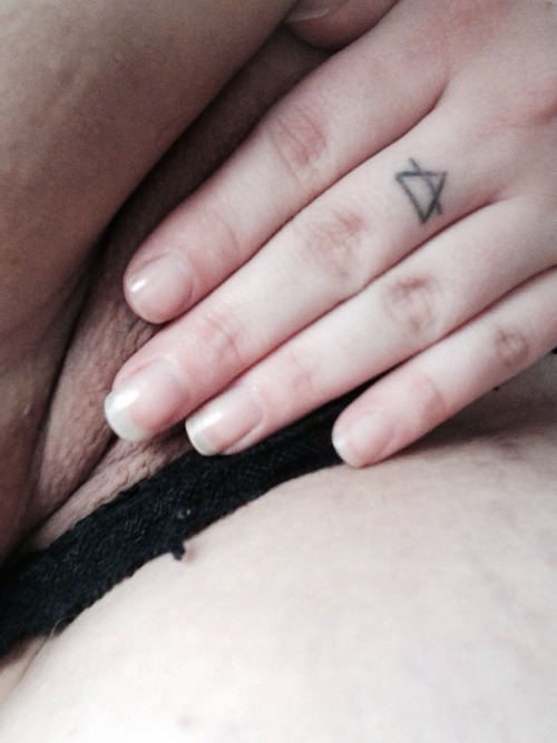 porcelainmorgue: And then I found myself fingering myself