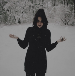 sarahjoyetotheworld:  Chelsea Wolfe is a