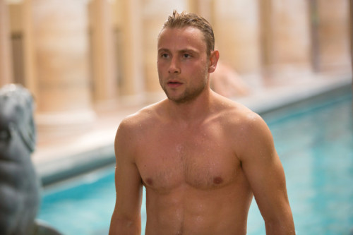 damexculo:  Estoy tan pero tan enamorado de este tío!!!! Me vuelve loco como si fuera un adolescente. 😍😍😍😍😍😍💘💘💘💘💘💘Max Riemelt Ich Liebe dich