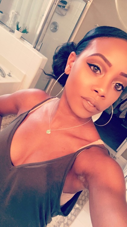 noellemikaylaxo:  🍯✨ 