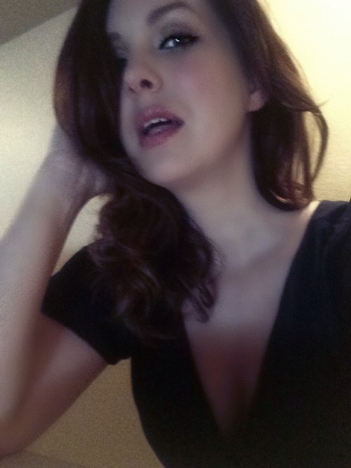 dori007:  Friday was a fun night out with friends. This is what I wore :)  stunning as usual ! 