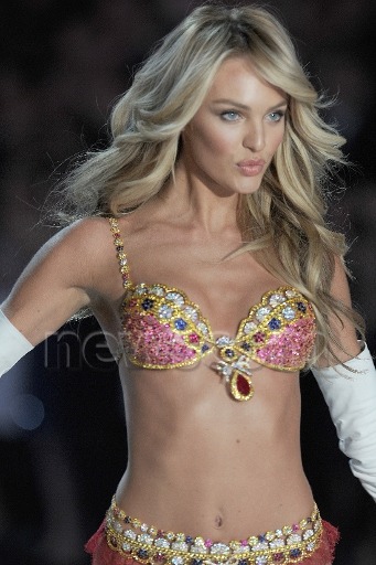 Porn Pics vsfsrunwayangels:  Candice Swanepoel in the