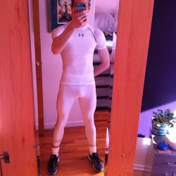 greatcockfighter:  castor-bollocks:  Time to workout. #winterwhite silly or sexy? #teamgay #gay #gymgear #workoutgear #menintights  Love it! 