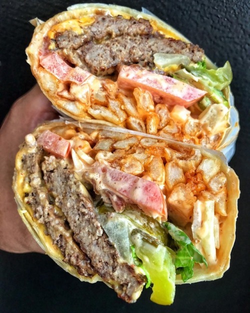 everybody-loves-to-eat:Cheeseburger, chipotle sauce, fries, bacon, lettuce, tomato, onion, pickles a