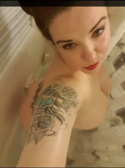 jessiea1985:  Can you wash my back for me?