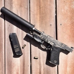 glockfanatics:  Shhhhhhhhhh….(posted by