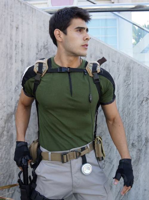 nathan-freaking-drake:  elysiummmmmm:  spread—yourwings:  paacreek:  luvrly:  notwatuexpect:  tapthatguy-x-version:  Cosplay hero ANDREW AGUILAR at nathan-freaking-drake.  So attractive  Oh my god.  Reblogging because of the sexy.  this is so fucking