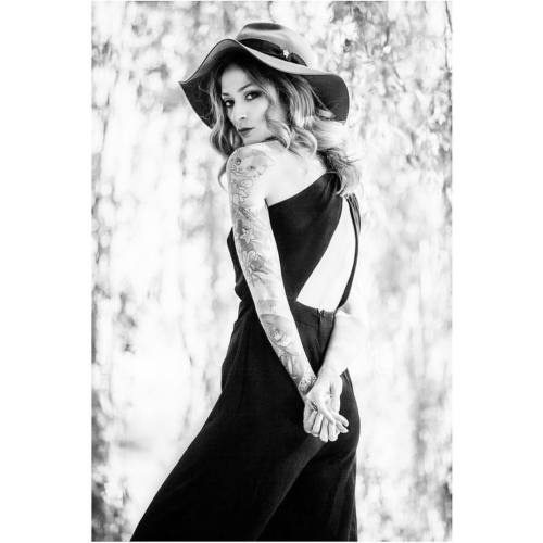 Missing that English wanker @adamrobertsonphotography and I hope he’s not mad I put an IG filter over this !!! #fashion #london #model #freepeople #tattoos #girlswithtattoos #inkedgirls #inkedchicks