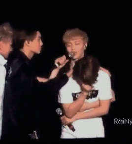 baekhyun starting crying at the end of their concert ;;;;;;