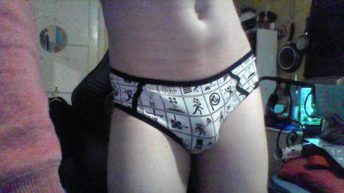 Webcam scrapsYup, even more. I got portal pants! n-n 