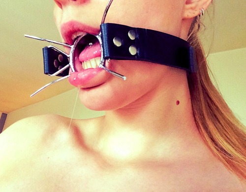 XXX knot4every1:spider gag photo