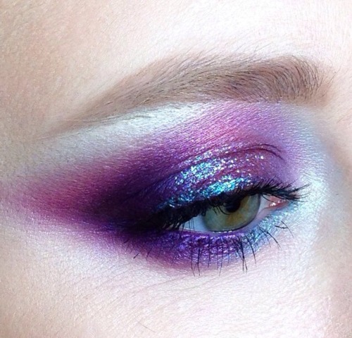 mushkili:agavehoney:bedpartymakeover:@tominamakeup on Instagram is like the future of smokey eyes (a