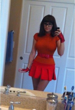 exgirlfriend-photos:  Jinkies! 