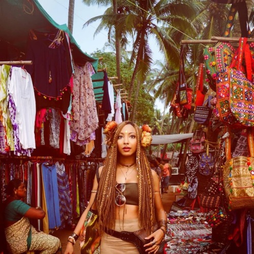 Day market in Anjuna * * * * * * #goa #goatrip #braidlife #boxbraids #indiatrip #traveltheworld #tra