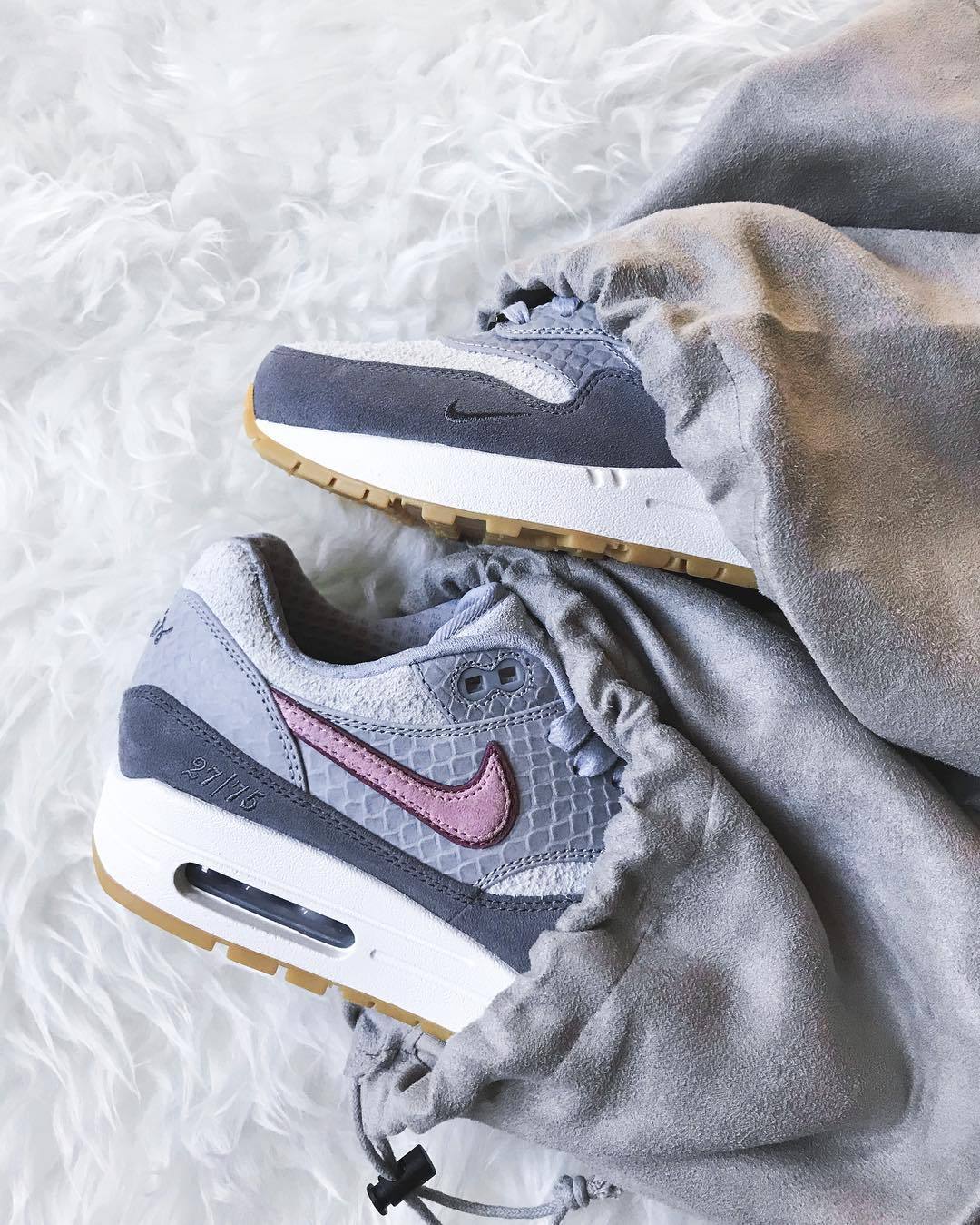 Nike Max 1 ID Bespoke Paris by _laeffe_ – Sweetsoles – Sneakers, kicks and trainers.