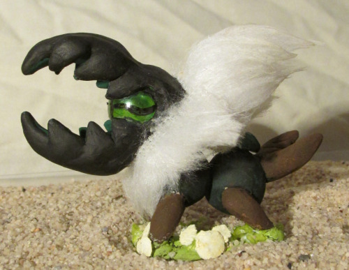 rebexorcist:  Fluffy tiny Centipeetle! 