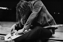 barcarole:  David Gilmour performing at the