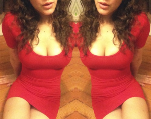 bendthemoon:sexy-uredoinitright:bendthemoon:Evil Twin.That’s a hot dress!My dress is lava.