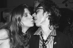 allaccessproject:  ALLACCESS-INSPIRATION / KISSBEBE BUELL AND STIV BATORS, IN A PARTY AT FIORUCCI’S STORE, BEVERLY HILLS, 1978. PHOTO © BRAD ELTERMAN