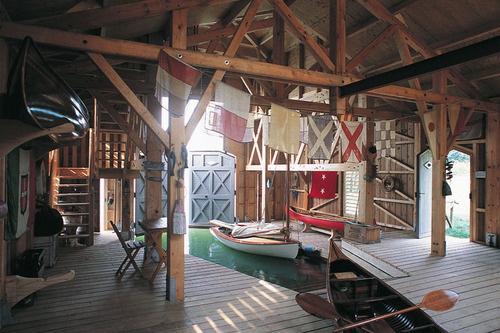 contactvoyagingco:
“Boat House.
www.ContactVoyagingCo.com
”